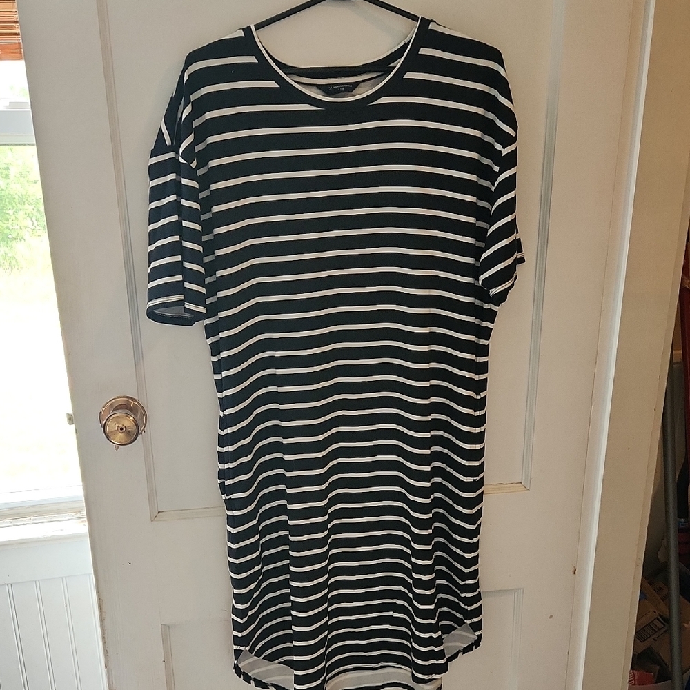 Denver Hayes Black and White Striped Tee